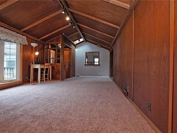 3rd image of 13986 Benner Dr