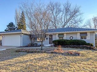 1131 Laurel Dr, Aurora, IL 60506