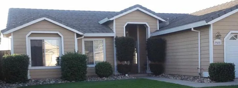 940 Laguna Ct — Photo 2