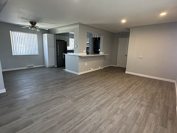 4th image of 3680 Locust St