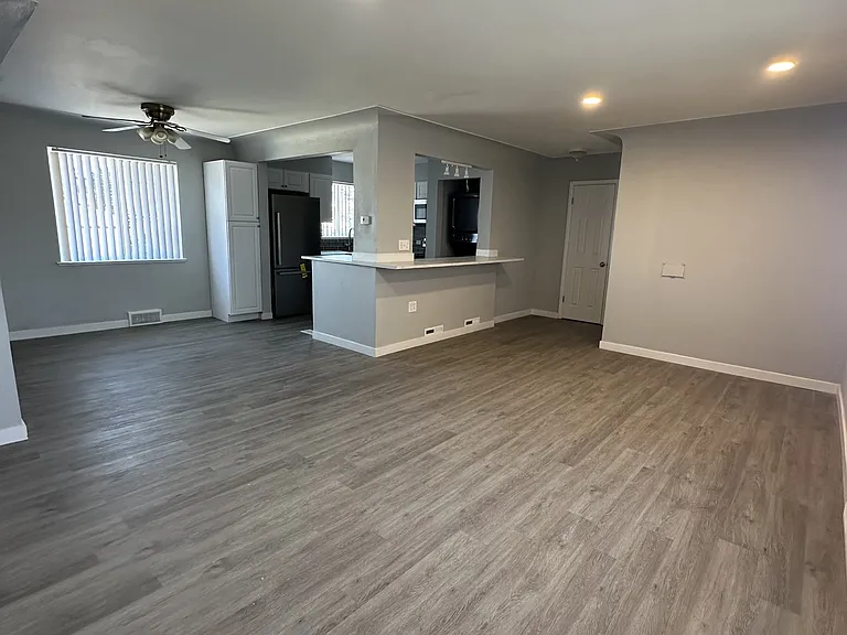 3680 Locust St — Photo 4
