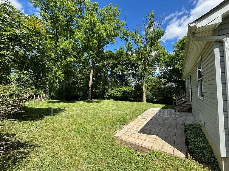 794 Carriage Hill Ln — Photo 4