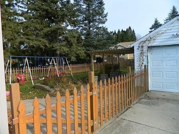 Exterior Back Yard - 2