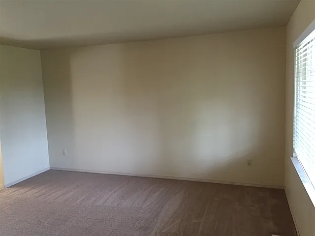 280 S Elsa St — Photo 6