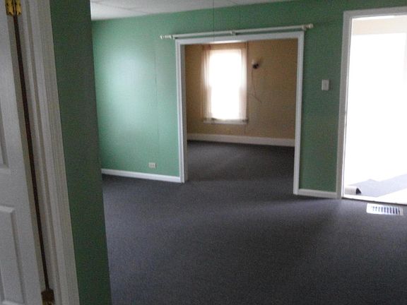 4th image of 234 Maple St