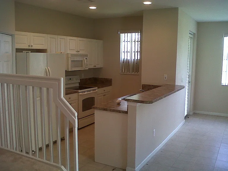 1221 Lucaya Dr — Photo 3