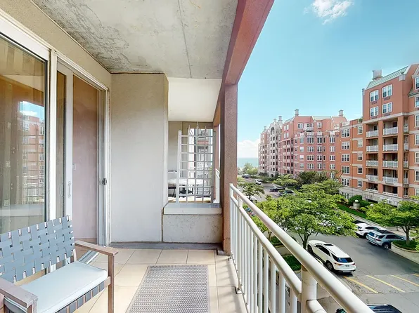 155 Oceana Drive East image 26 of 31