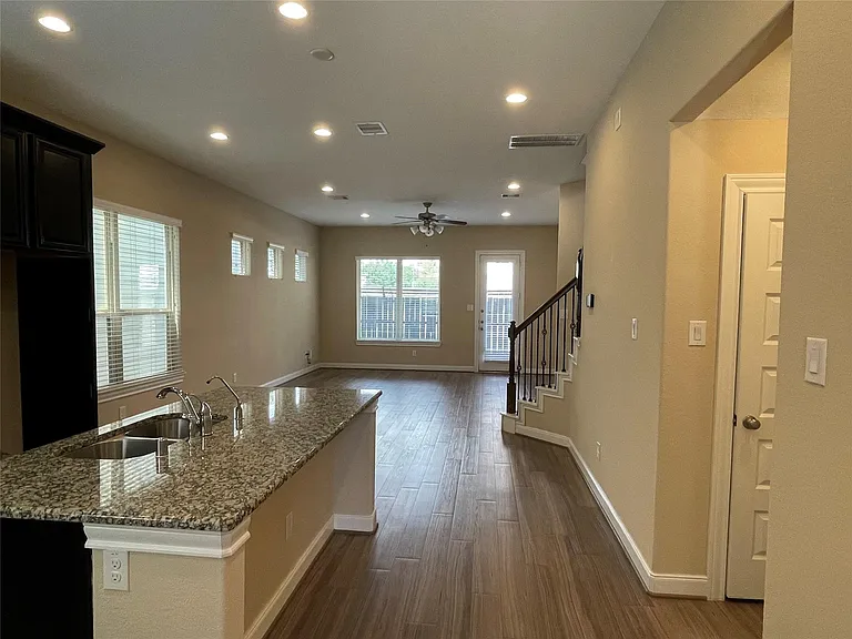 10418 Quiet Courtyard Rd — Photo 7