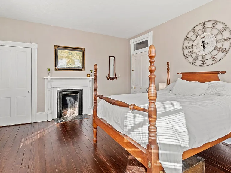 338 Main St #B — Photo 17