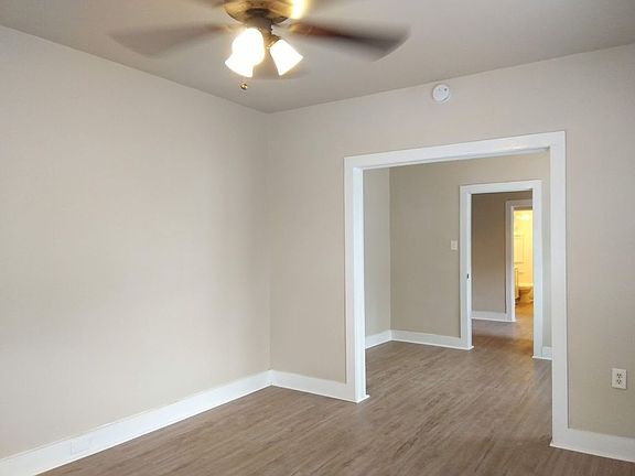 3rd image of 840 Steves Ave