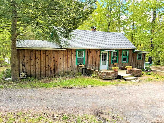 2nd image of 33 Hallihans Hill Rd