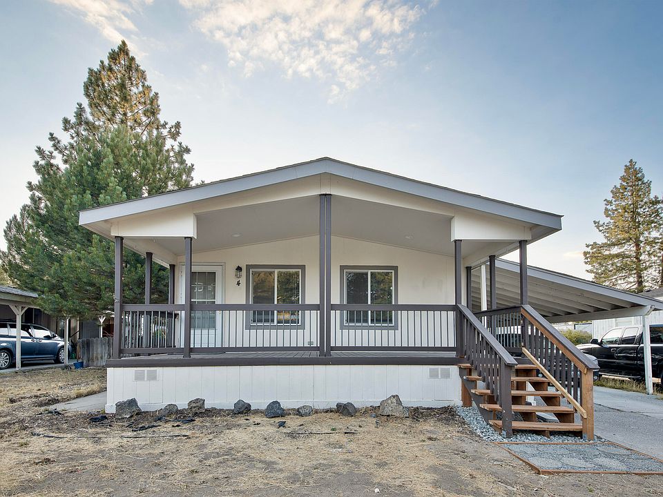 Covered frontporch>