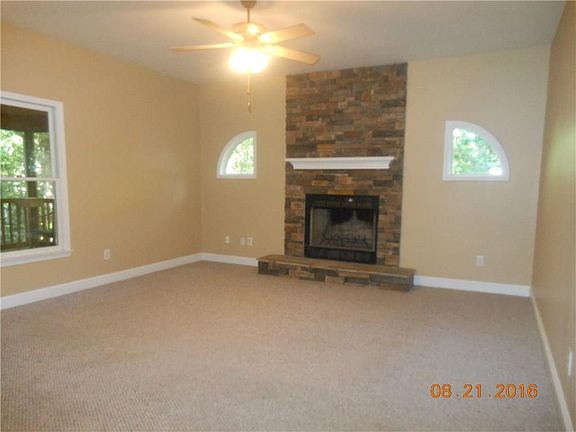 5th image of 6043 Camelia Dr