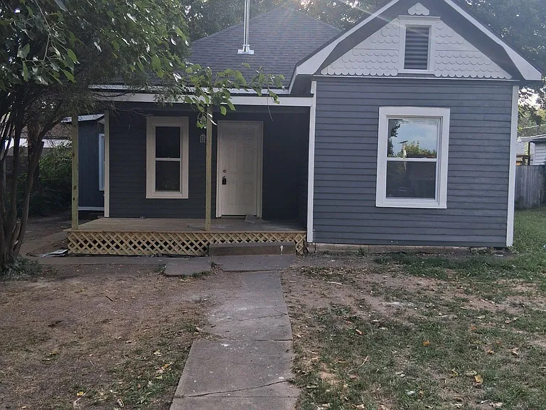 N Jefferson Ave — Photo 11