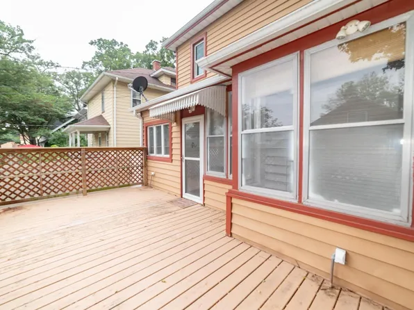 1002 24th St, Moline, IL 61265