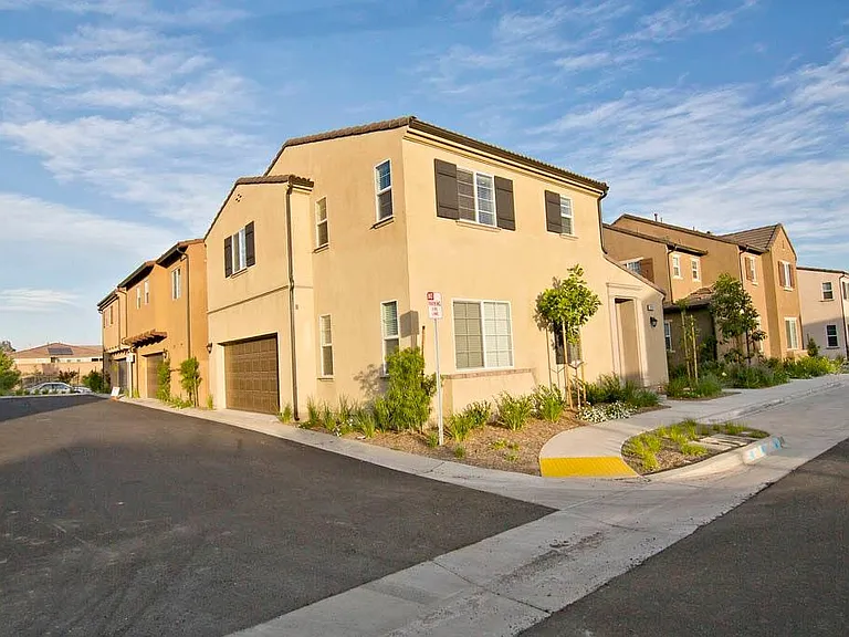 37342 Paseo Tulipa — Photo 1