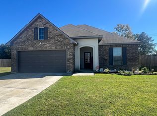 210 Saint Fazzio St, Youngsville, LA 70592