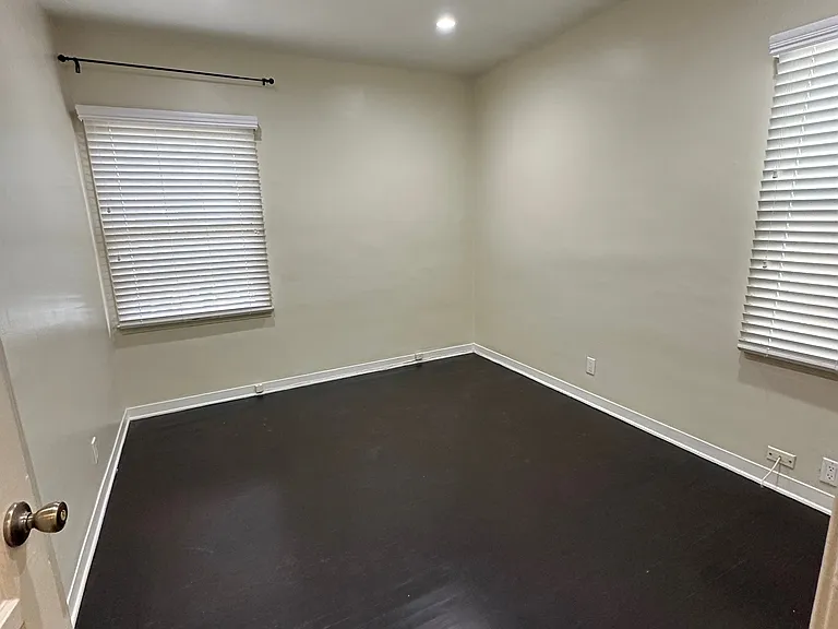 4296 Tujunga Ave — Photo 16