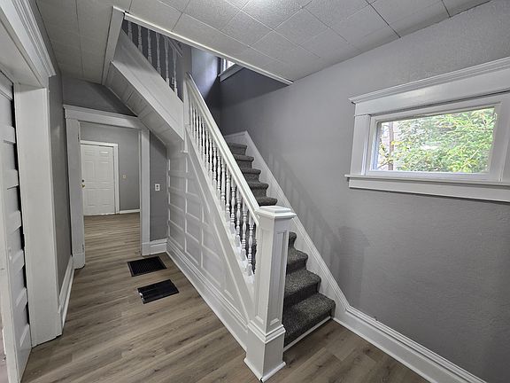 4th image of 407 Reed St