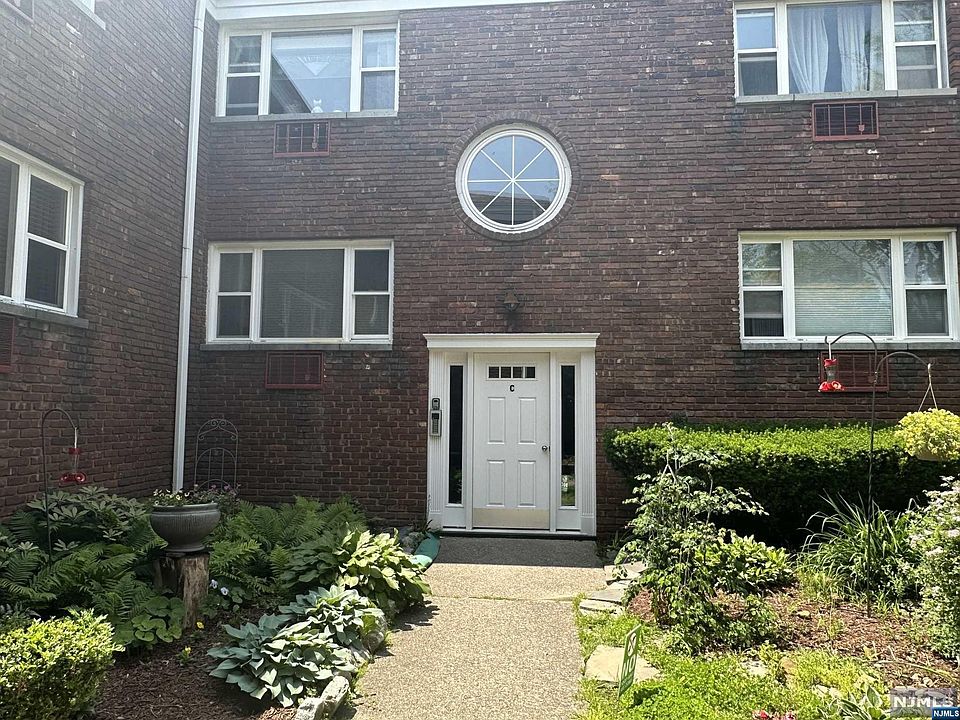 1st image of 300 Claremont Ave APT C1