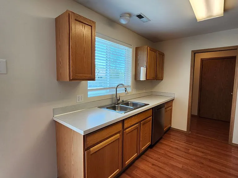 4914 Sinai Dr — Photo 7