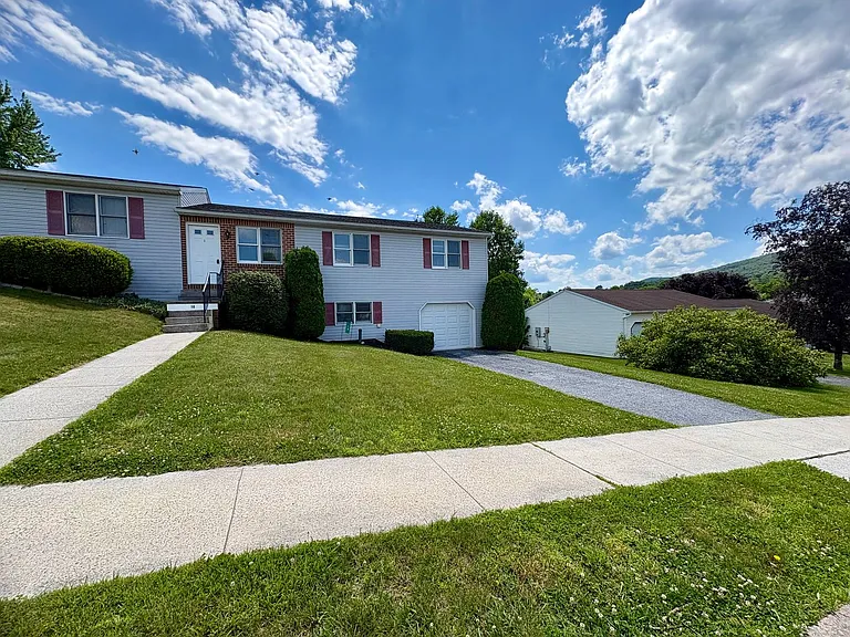 10 Mary Dr — Photo 26