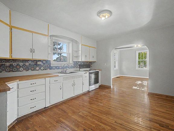 2nd image of 5 Columbus Rd