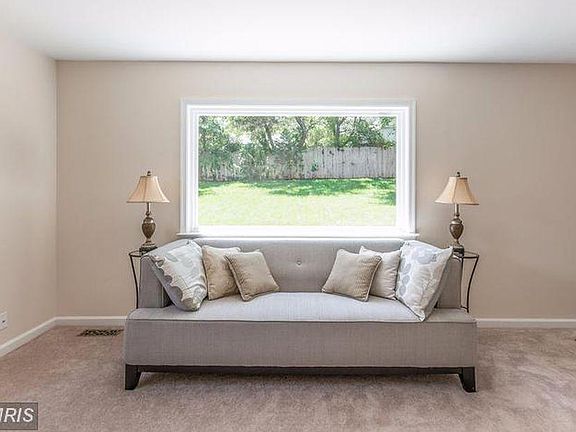 2nd image of 3209 Elmwood Dr