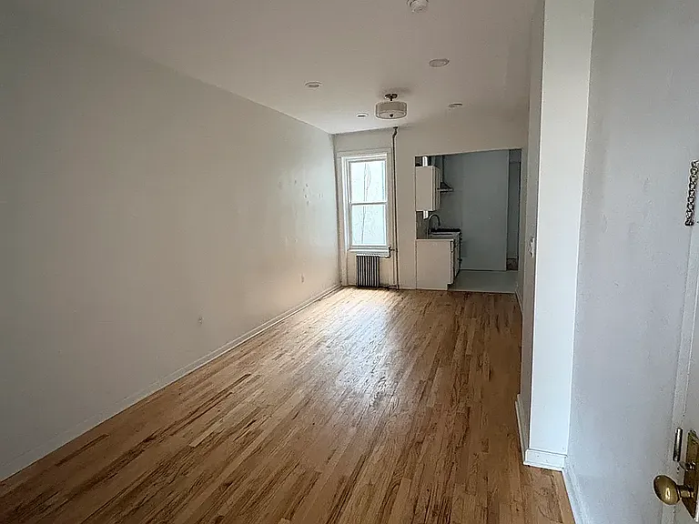 1557 De Kalb Ave #2L — Photo 6