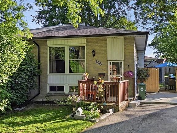 2nd image of 228 Golden Orchard Dr