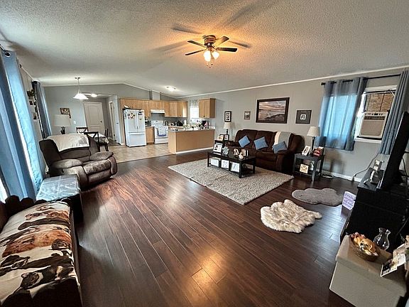 2nd image of 104 Grey Owl Pl