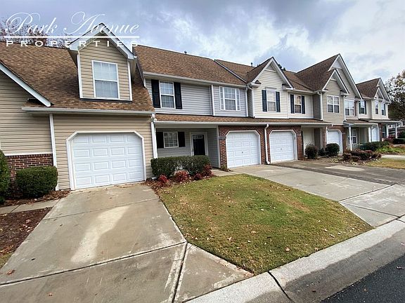 3rd image of 11121 Saintsbury Pl