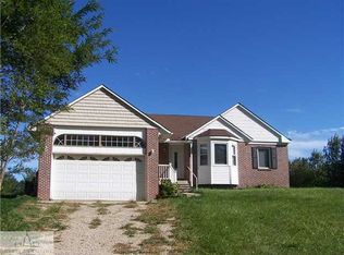 8119 Tucker Rd, Eaton Rapids, MI 48827