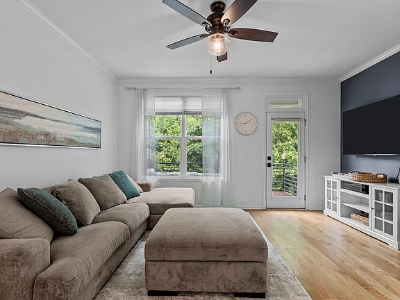 4th image of 1539 Crafton Way