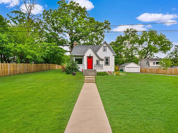 4th image of 21300 W Shady Ln