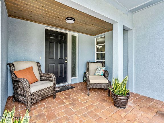 2nd image of 150 Catalina Isle Dr