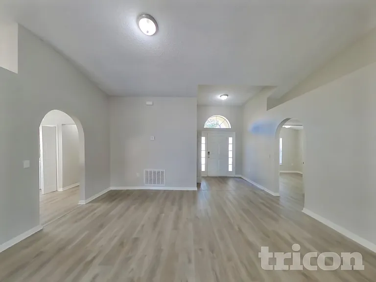 4138 Clearbrook Cove Rd — Photo 2