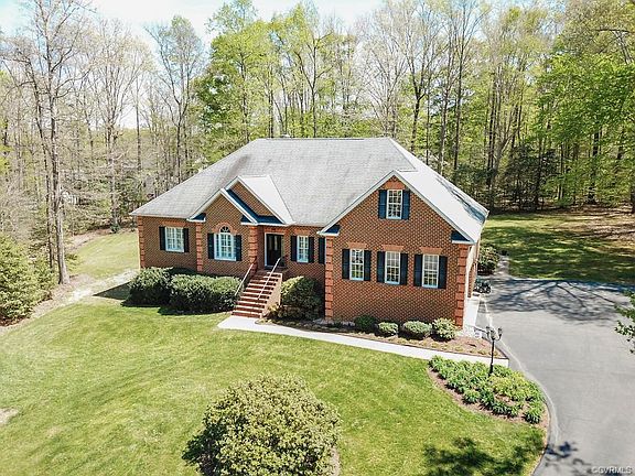 4th image of 205 Wood Brook Way