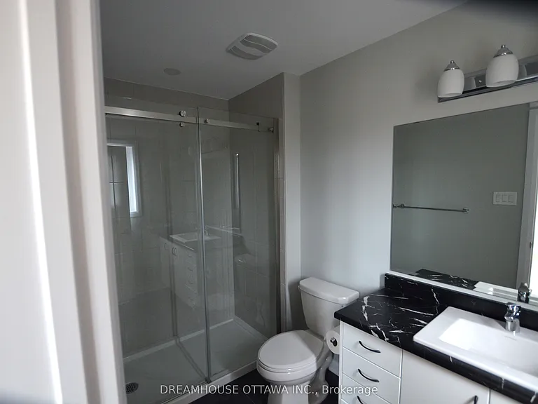 326 Gisborne Pl — Photo 13
