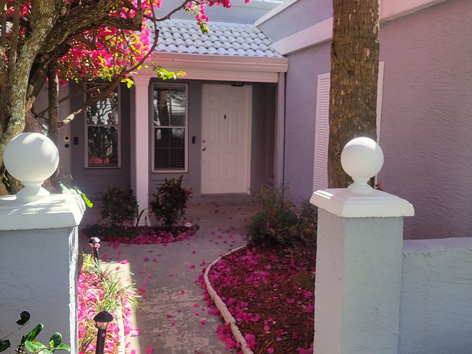 1st image of 4925 Walden Cir #44
