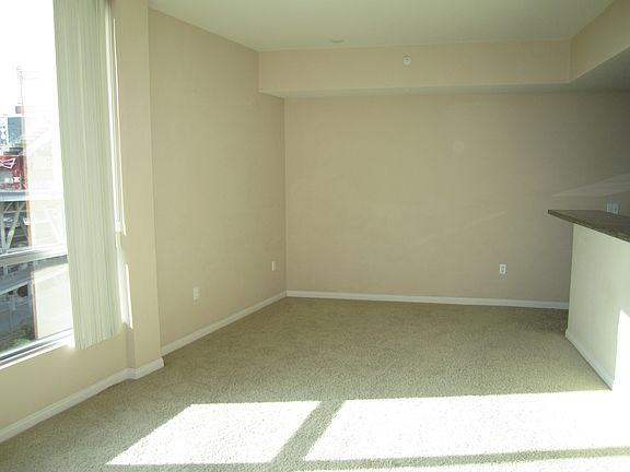 3rd image of 253 10th Ave Unit 906
