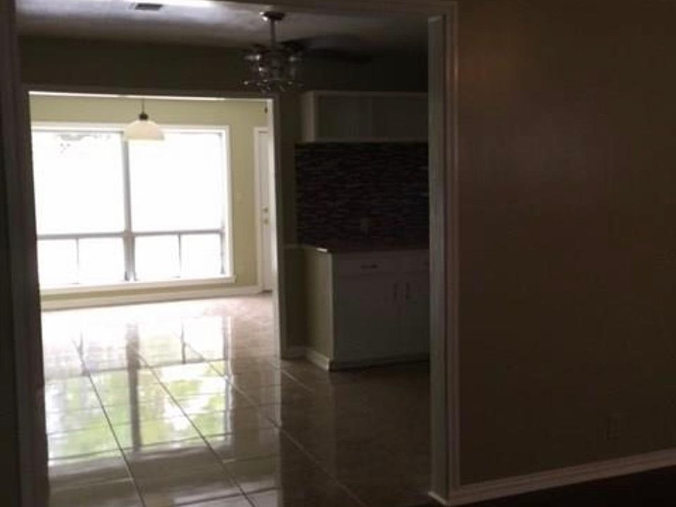 1st image of 2105 17th Ave N
