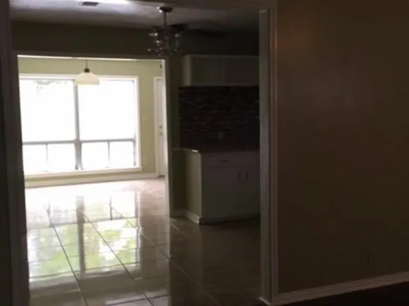2105 17th Ave N, Texas City, TX 77590