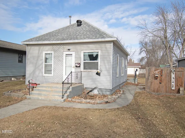709 W Kemp Ave, Watertown, SD 57201
