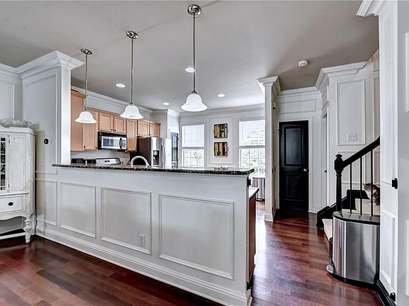 4th image of 3241 Greenwood Oak Dr