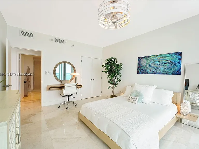 6799 Collins Ave #804 — Photo 8