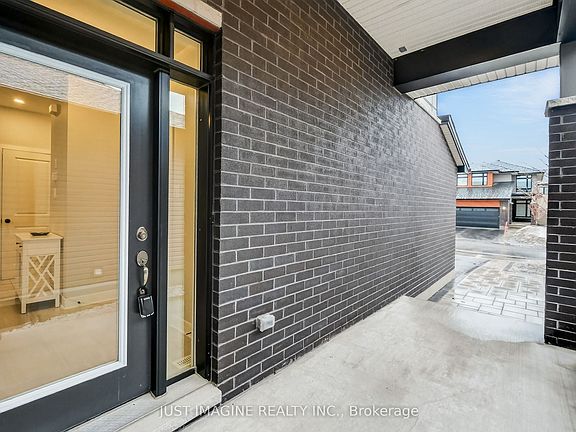 5th image of 602 Triangle St