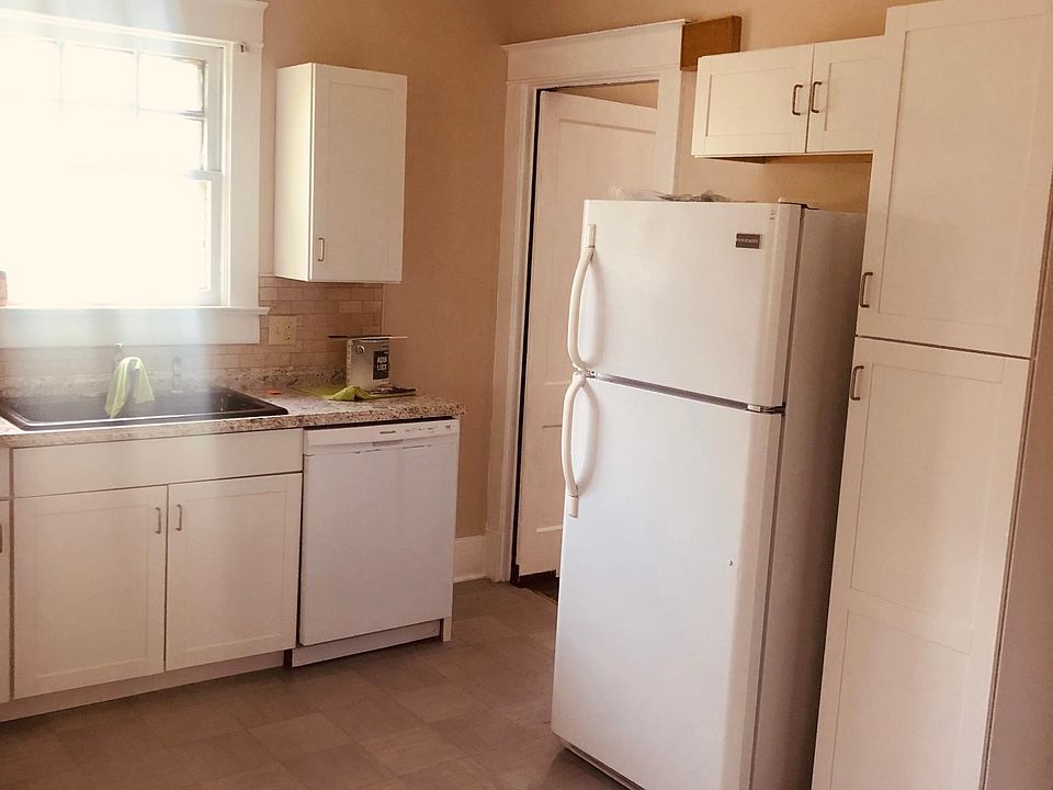 2nd image of 109 Smithfield Rd