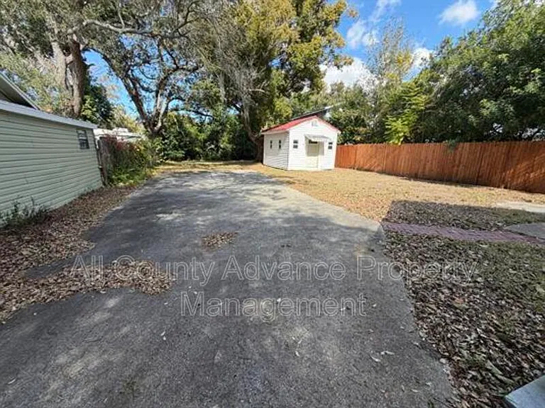 912 Pine St — Photo 13