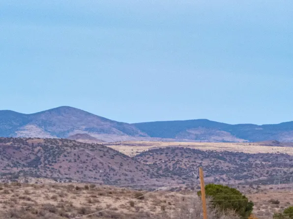 16395 S Redondo Dr, Mayer, AZ 86333